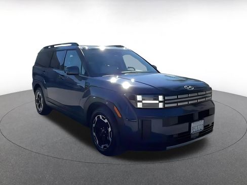 Used 2025 Hyundai Santa Fe SEL image 3