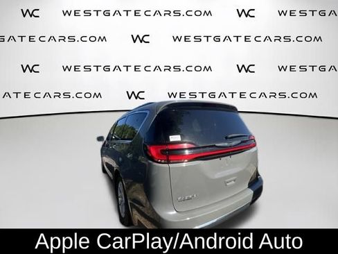 Used 2022 Chrysler Pacifica Touring-L FWD image 10