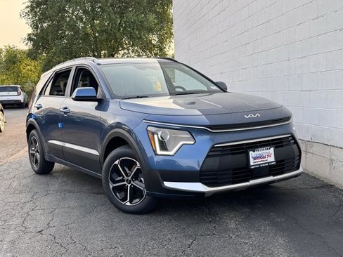 New 2025 Kia Niro EX image 3
