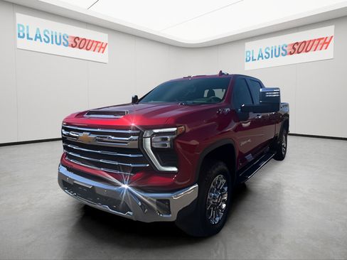 Used 2026 Chevrolet Silverado 2500 LTZ w/ LTZ Convenience Package AWD/4WD image 3