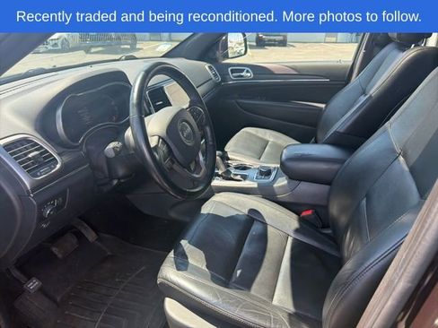 Used 2020 Jeep Grand Cherokee Limited AWD/4WD image 2