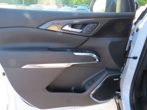 New 2026 Chevrolet Traverse High Country FWD image 17