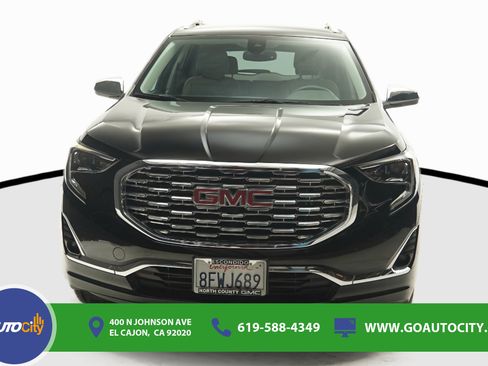 Used 2018 GMC Terrain Denali w/ Driver Alert Package II FWD image 4