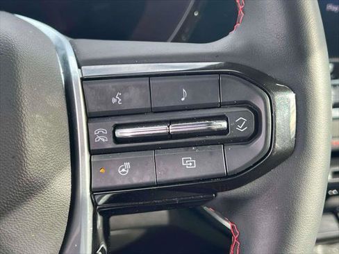 Used 2023 Chevrolet Colorado Z71 w/ Z71 Convenience Package 2 image 21