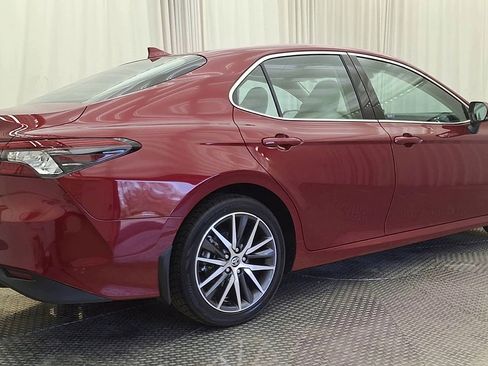 Certified 2022 Toyota Camry XLE w/ Cold Weather Package FWD image 3