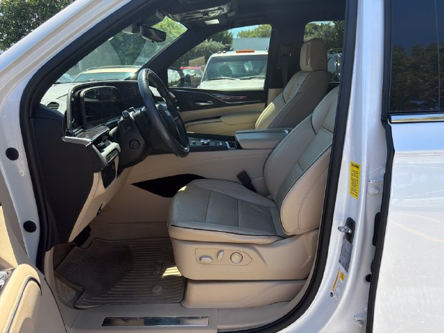 Used 2023 Cadillac Escalade ESV Premium Luxury AWD/4WD image 9