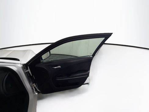 Used 2022 Dodge Charger SXT RWD image 31