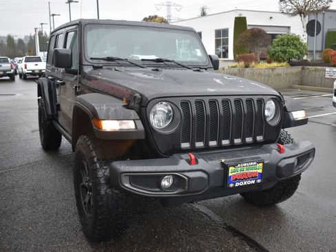 Used 2019 Jeep Wrangler Unlimited Rubicon w/ Cold Weather Group AWD/4WD image 3