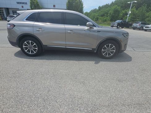 Used 2019 Lincoln Nautilus Select w/ Cargo Utility Package FWD image 15