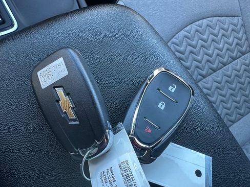 Used 2024 Chevrolet Equinox LS image 35