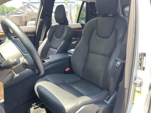 Used 2023 Volvo XC90 B5 Plus w/ Protection Package Premier AWD/4WD image 4