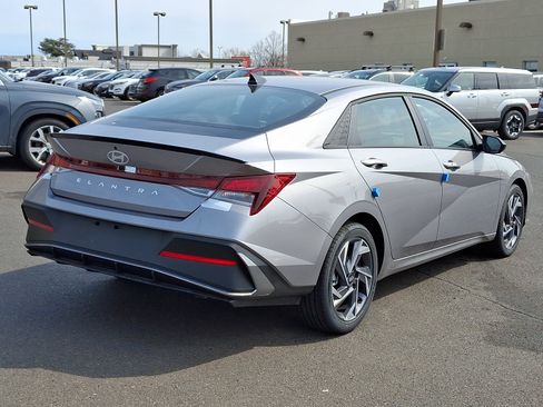 Certified 2025 Hyundai Elantra Sport FWD image 6