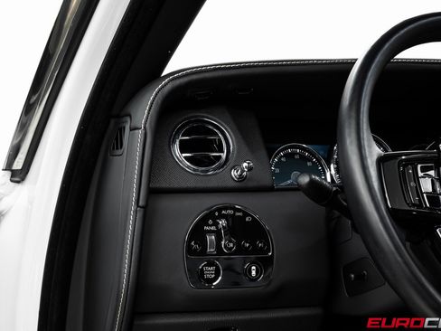 Used 2020 Rolls-Royce Cullinan *PANORAMIC SUNROOF * IMMACULAT image 24