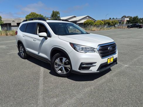 Used 2021 Subaru Ascent Premium w/ Convenience Package AWD/4WD image 1