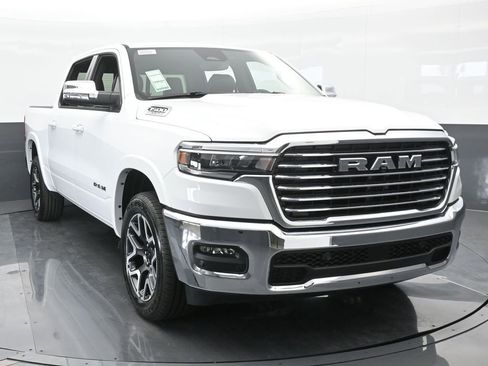 Used 2025 RAM 1500 Laramie image 9