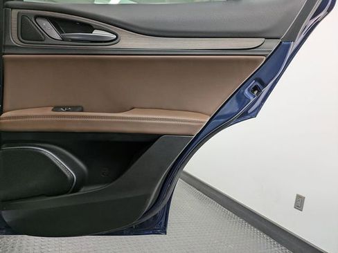 Used 2021 Alfa Romeo Stelvio Ti w/ Nero Edizione image 25