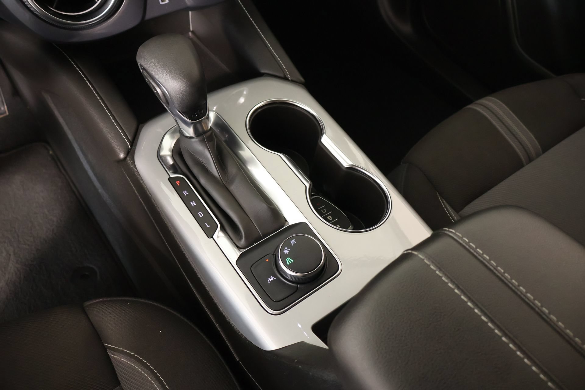 Used 2025 Chevrolet Blazer LT FWD image 8