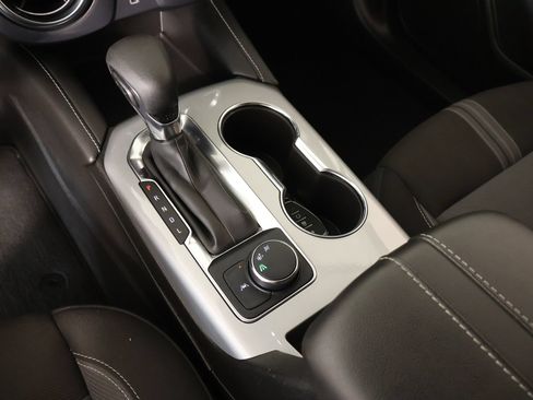 Used 2025 Chevrolet Blazer LT FWD image 8