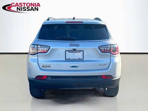 Used 2024 Jeep Compass Latitude image 7