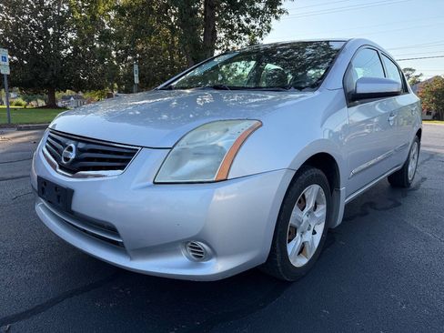 Used 2010 Nissan Sentra 2.0 S w/ Convenience Pkg FWD image 2