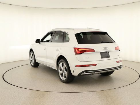 Used 2021 Audi Q5 Prestige w/ Prestige Package AWD/4WD image 4