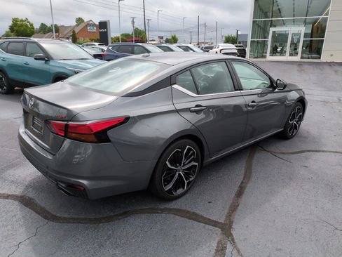 Used 2025 Nissan Altima 2.5 SR FWD image 7