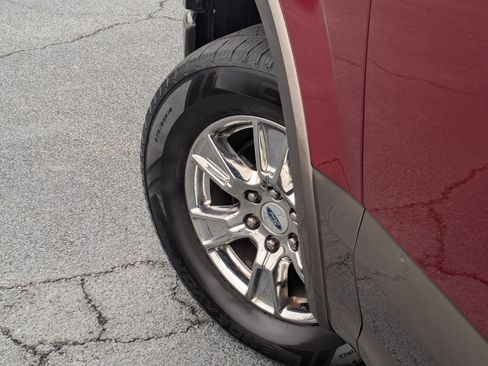 Used 2017 Ford F150 Lariat image 9