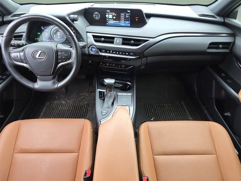 Used 2022 Lexus UX 250h w/ Premium Package image 23