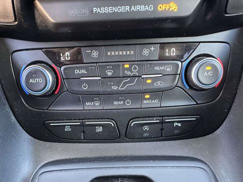 Used 2022 Ford Transit Connect XLT FWD image 25