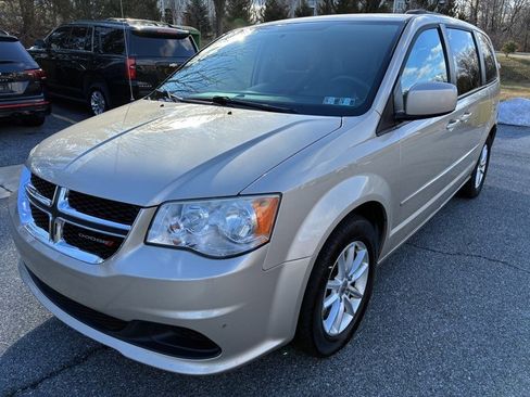 Used 2014 Dodge Grand Caravan SXT image 1