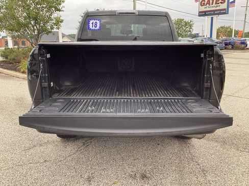 Used 2018 RAM 1500 Express AWD/4WD image 9