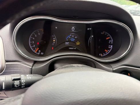 Used 2020 Jeep Grand Cherokee Altitude AWD/4WD image 9