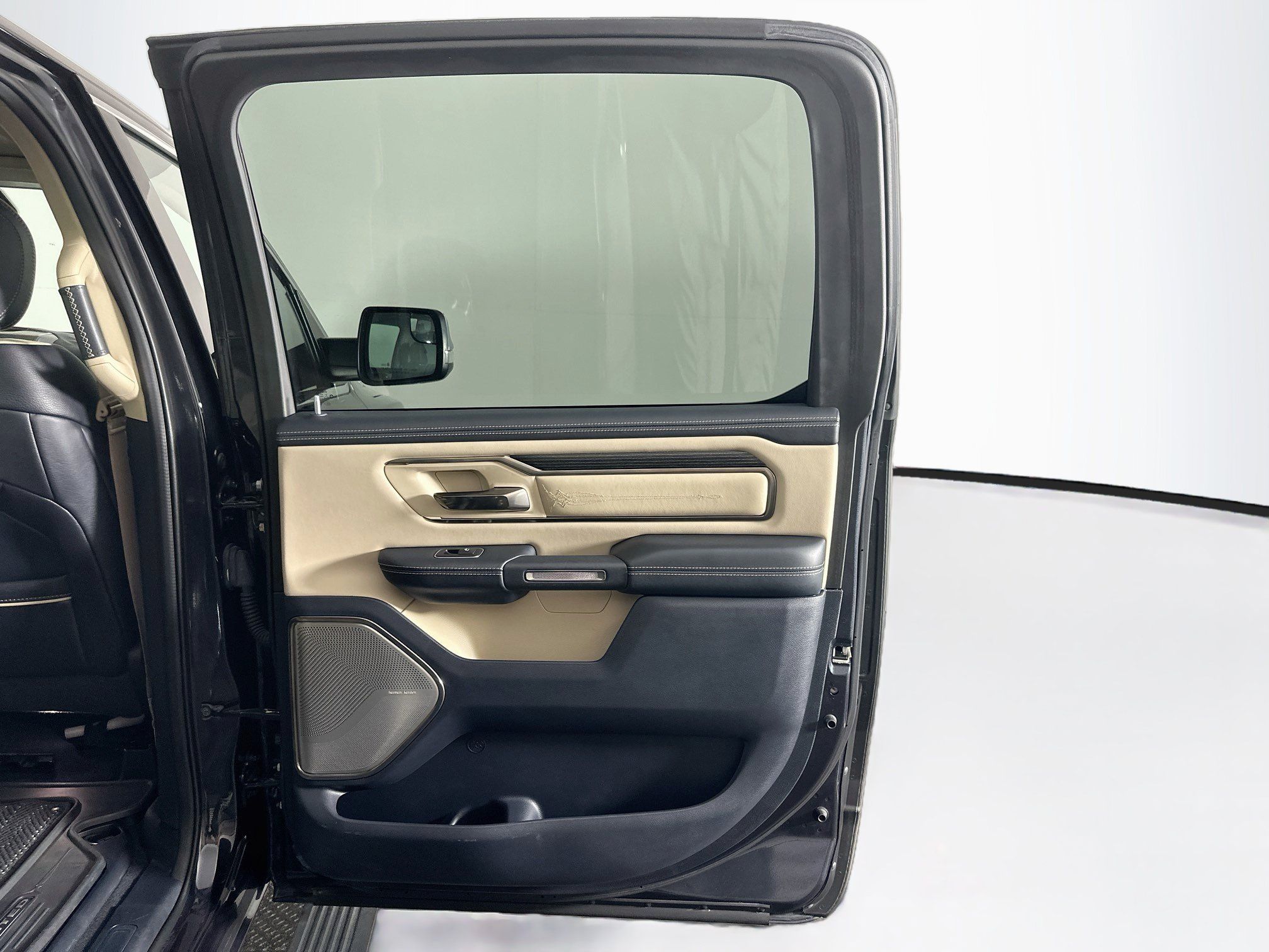 Used 2019 RAM 1500 Limited AWD/4WD image 31