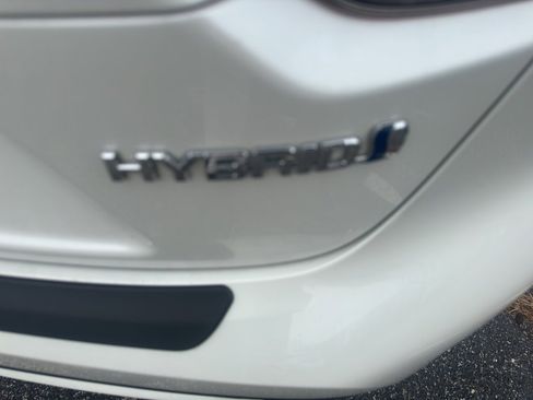 Used 2021 Toyota Corolla LE image 5