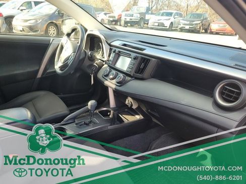 Used 2017 Toyota RAV4 LE image 13