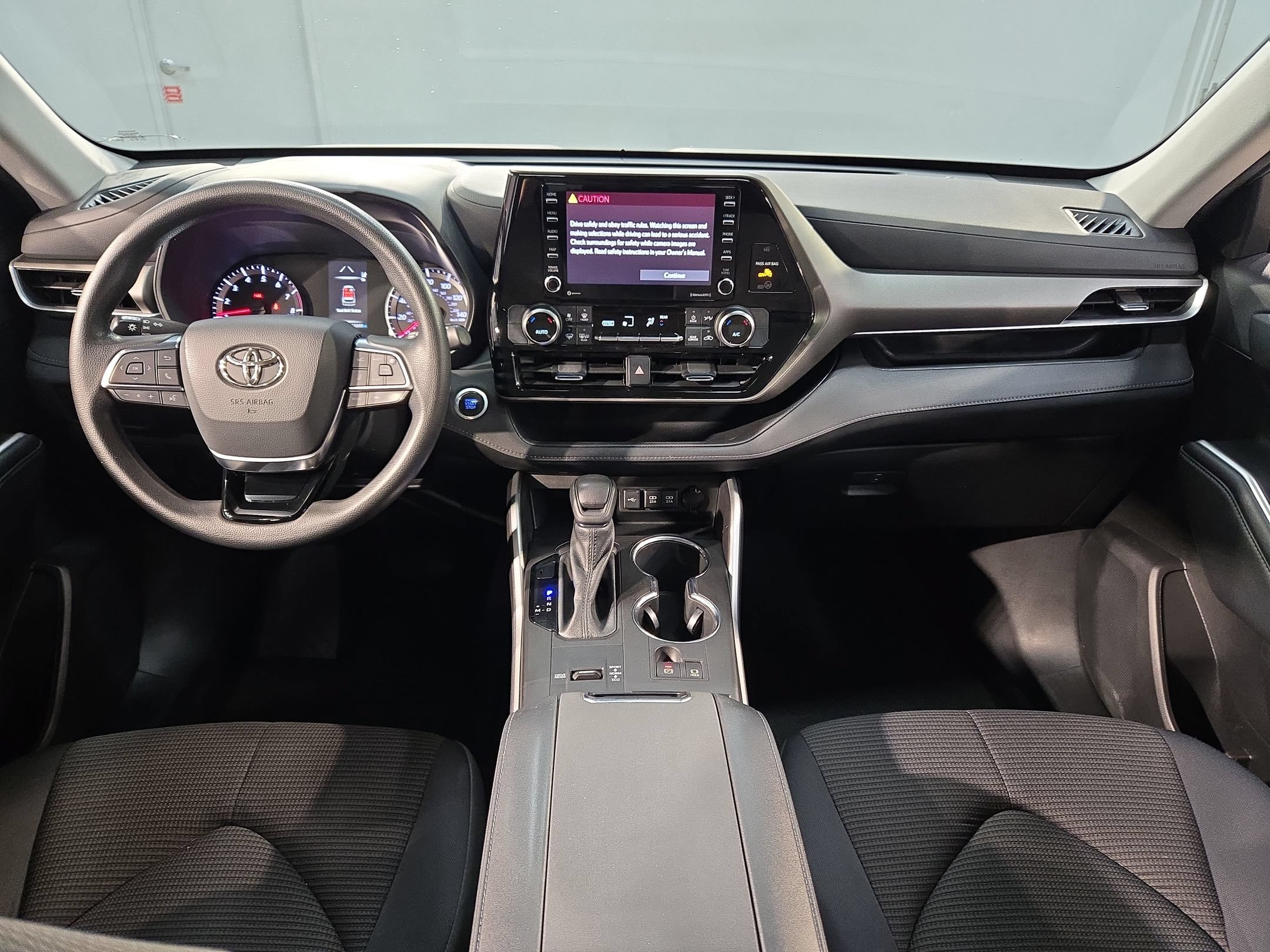 Used 2021 Toyota Highlander L FWD image 10