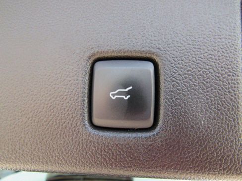 Used 2025 Ford Escape Platinum AWD/4WD image 34