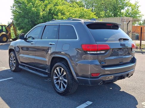 Used 2017 Jeep Grand Cherokee Overland AWD/4WD image 4