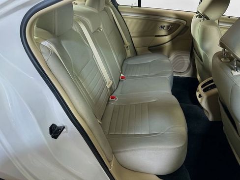 Used 2018 Ford Taurus SE image 14