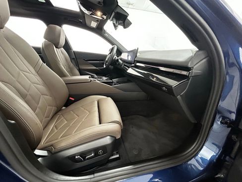 Used 2025 BMW 530i xDrive w/ Premium Package AWD/4WD image 41