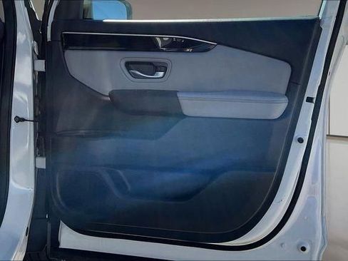 Used 2025 Honda Pilot Touring image 29