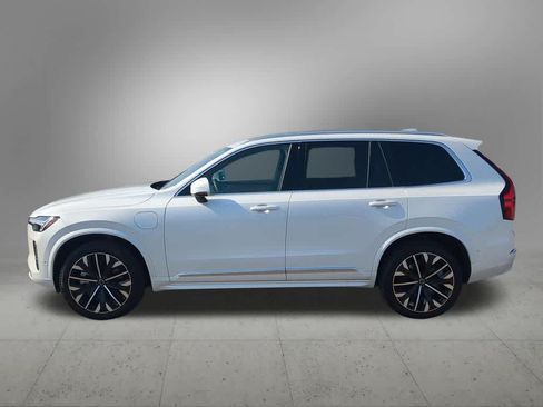 Certified 2026 Volvo XC90 T8 Ultra AWD/4WD image 3