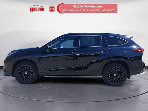 Used 2023 Toyota Highlander XSE AWD/4WD image 2