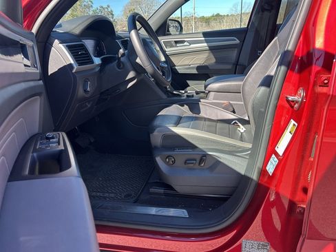 Used 2021 Volkswagen Atlas Cross Sport SEL Premium image 9