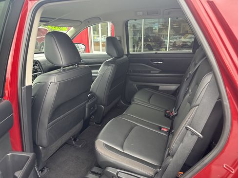 Used 2022 Nissan Pathfinder SL image 19