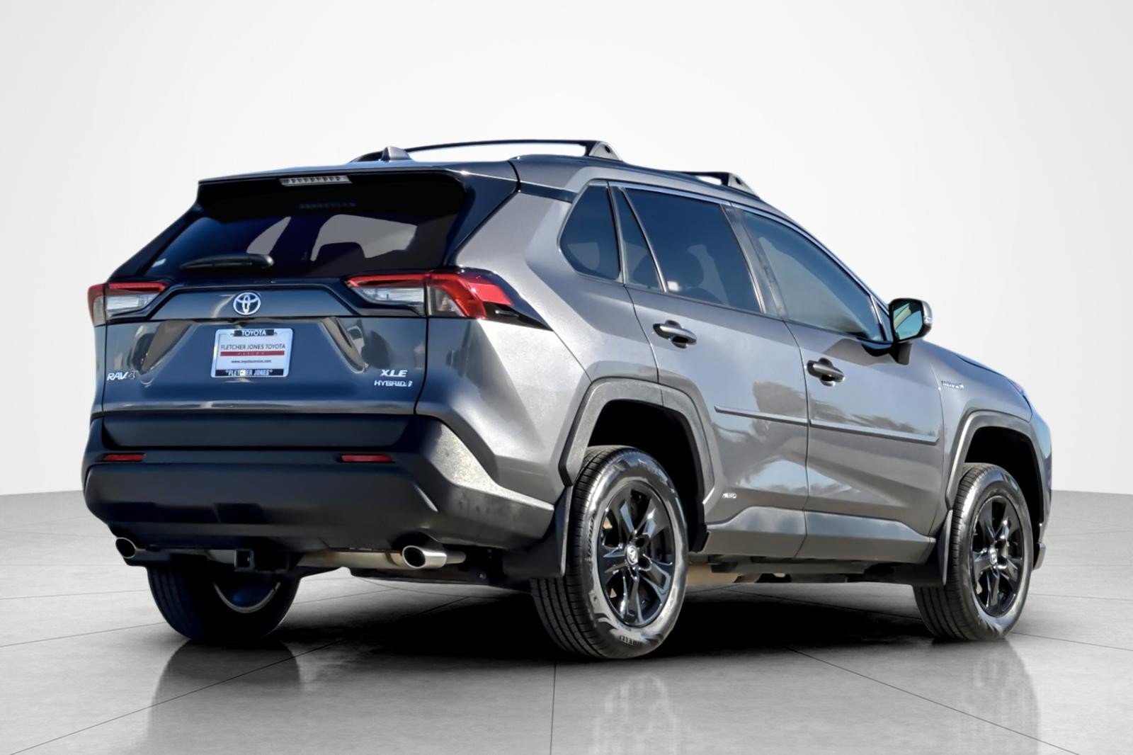 Used 2021 Toyota RAV4 XLE w/ XLE Grade Weather Package AWD/4WD image 5