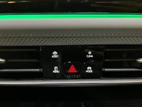 New 2026 Volkswagen Atlas Peak Edition AWD/4WD image 14