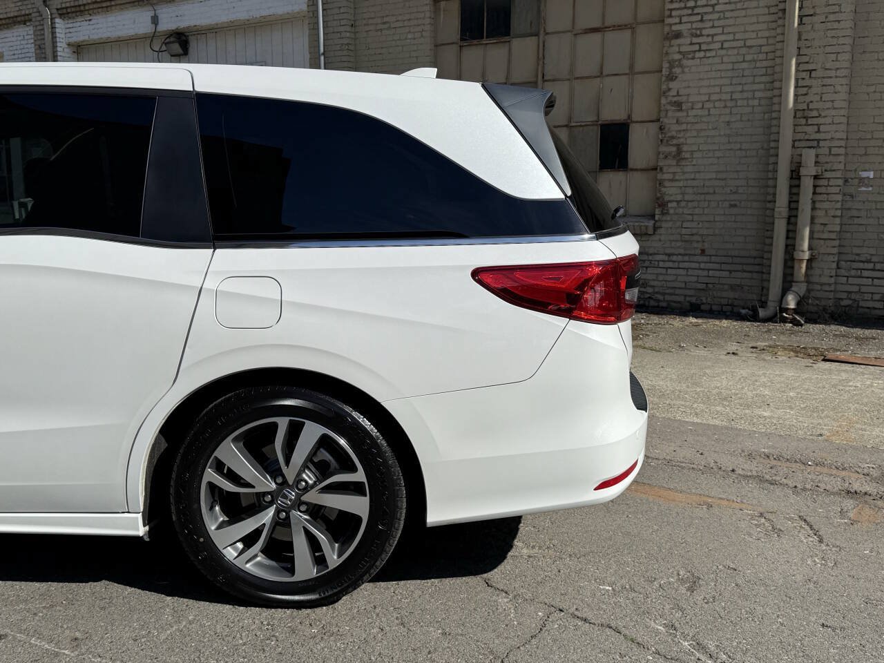 Used 2023 Honda Odyssey Touring image 60