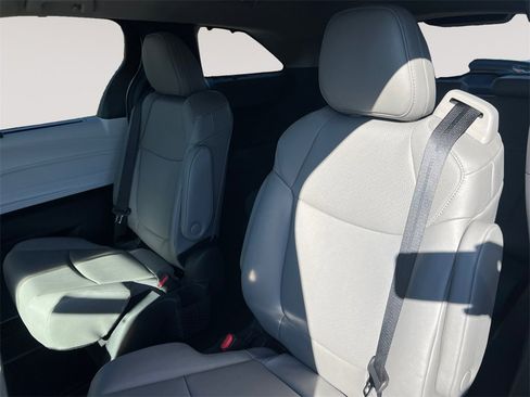 New 2026 Toyota Sienna XLE image 13