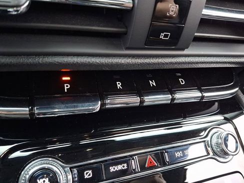 Used 2020 Lincoln Corsair AWD w/ Premium Package image 15